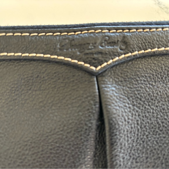 Dooney & Bourke Black Calf Leather Convertible Pleated Wristlet  Two Way Strap - Picture 5 of 15